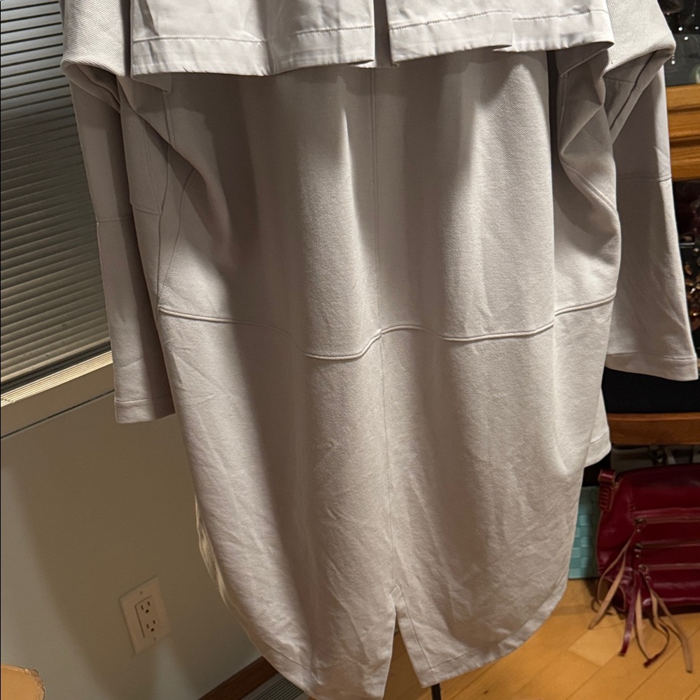 Under Armour Generation Hooded Poncho size Large - Picture 12 of 12